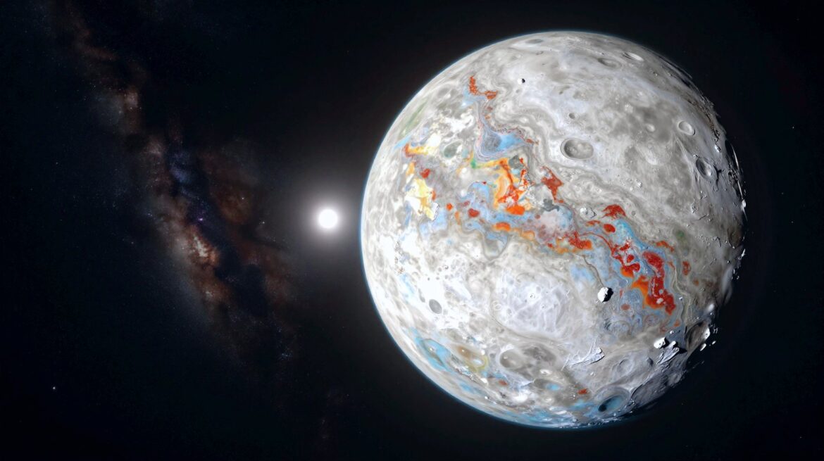 Un mundo helado y redondo con escarcha blanca, hielo azul y manchas rojizas, iluminado por un Sol lejano y diminuto.